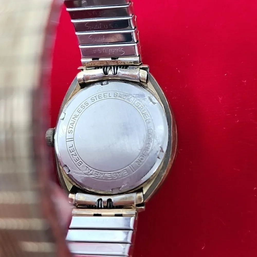 Vintage 17 Jewels Gruen Automatic Stretch Wrist Watch
